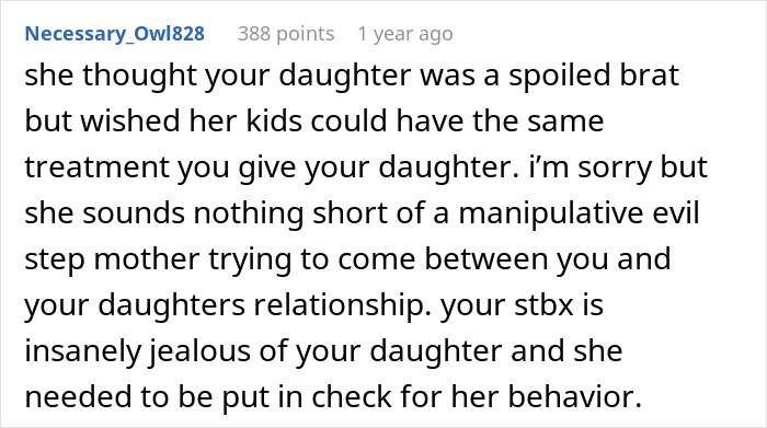 Comment explaining a man defending his daughter from a manipulative fianc&eacute;e to protect their relationship and choose his daughter.