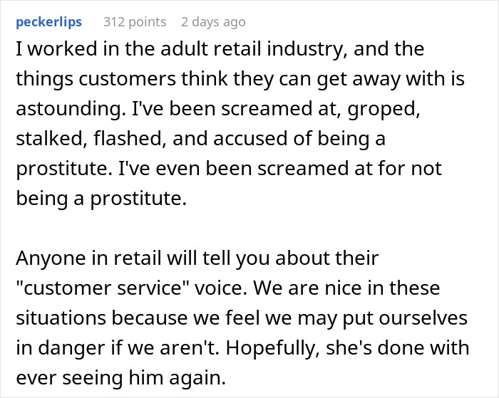 Text post about a stalker customer found at home and ringing the doorbell, describing harassment in retail.