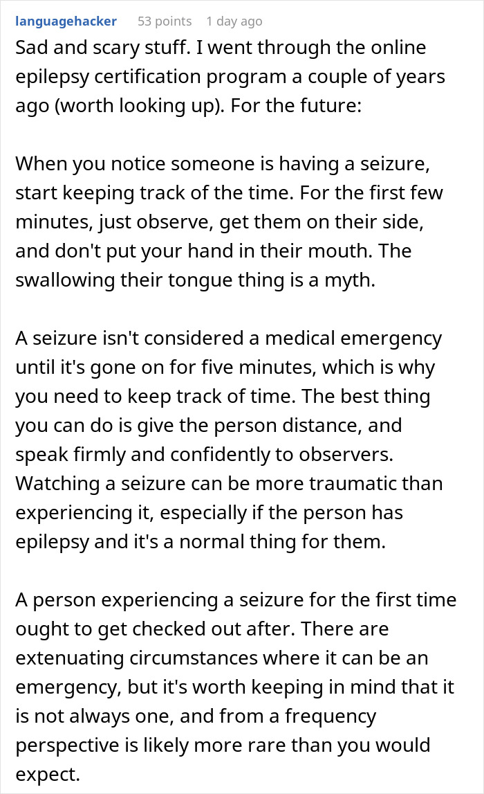 Text post discussing medical seizure protocols and criticizing Korean Airlines crew for failing basic emergency response procedures.