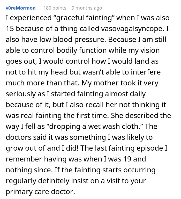 Alt text: Reddit comment detailing teen fainting experience and mom doubting fall was real due to perceived gracefulness