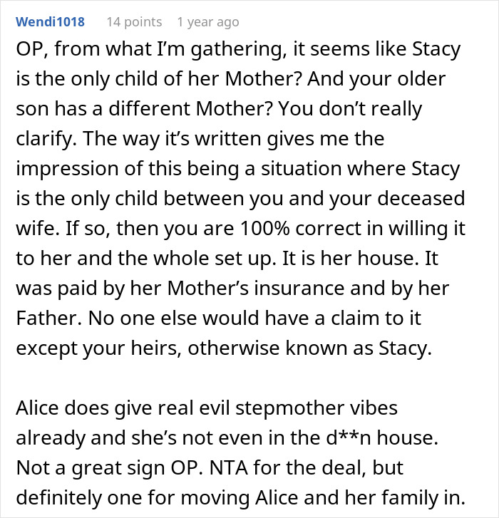 Comment discussing a man defending his daughter&rsquo;s room and choosing her over his fianc&eacute;e in a family dispute.