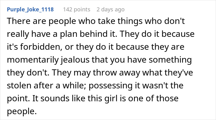 Screenshot of a Reddit comment discussing a purse fiasco that ended a 15-year friendship between women.