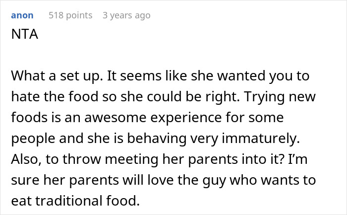 User comment explaining frustration with setup while ordering fried pork intestine, highlighting trying new foods and family meeting mention.