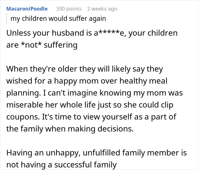 Alt text: Screenshot of a Reddit comment discussing the struggles of a hurt working mom with an ignorant husband and family decisions.