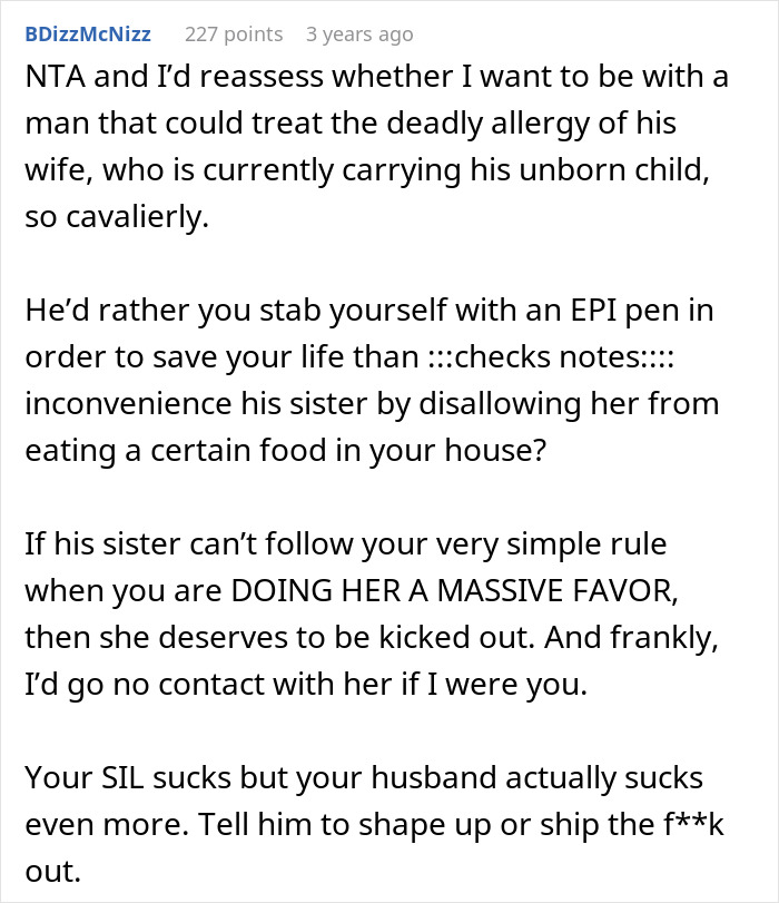 Screenshot of a Reddit comment discussing risks of anaphylaxis due to SIL ignoring no-peanut rule and husband siding with sister. Screenshot of a Reddit comment discussing risks of anaphylaxis due to SIL ignoring no-peanut rule and husband siding with sister.