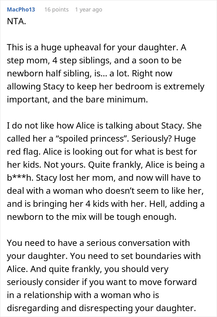 Comment highlighting a man defending his daughter's room and prioritizing her over his fianc&eacute;e and blended family challenges