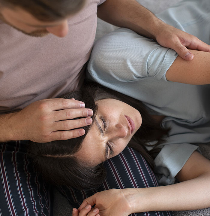  "I Destroyed Her Family Vacation": GF Rushed To The ER Thanks To Her BF's Mom's Contaminated Cake 