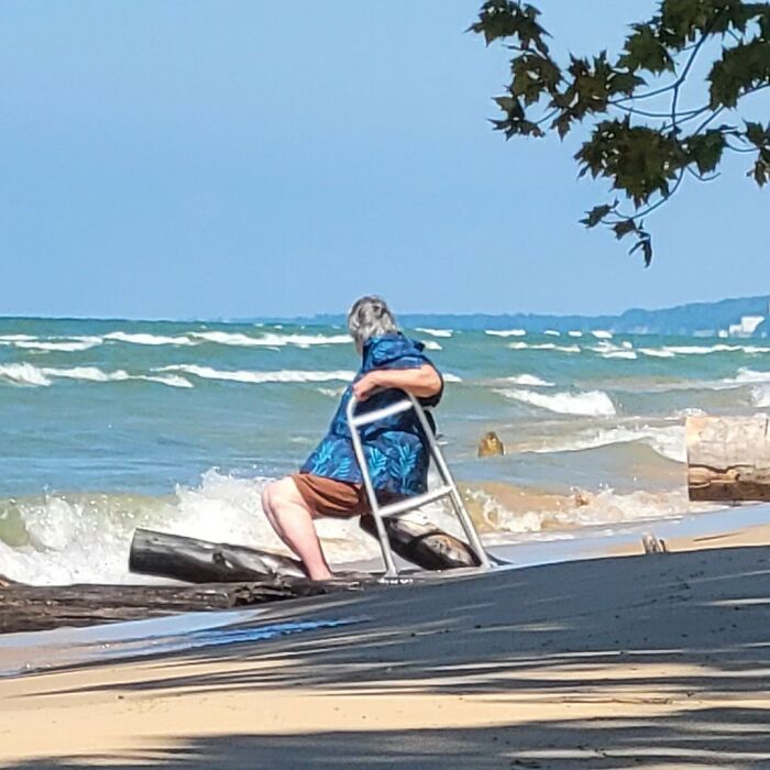 Hey Pandas, Share A Picture You’ve Taken That Shows “Pure Determination”