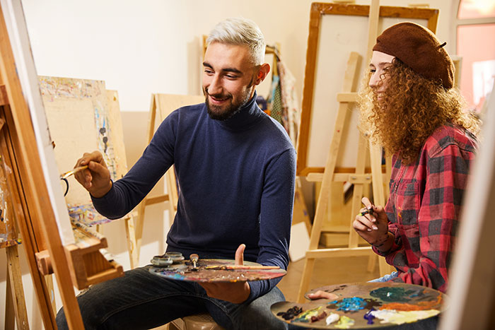 Young man and woman in an art class, with guy convinced they took the class together while she has no memory of it.