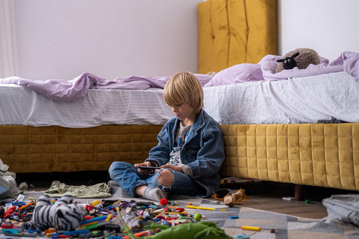 Mom Keeps Complaining That MIL Helps SIL With 2 Kids But Not Her With 5 Kids, Gets Reality Check