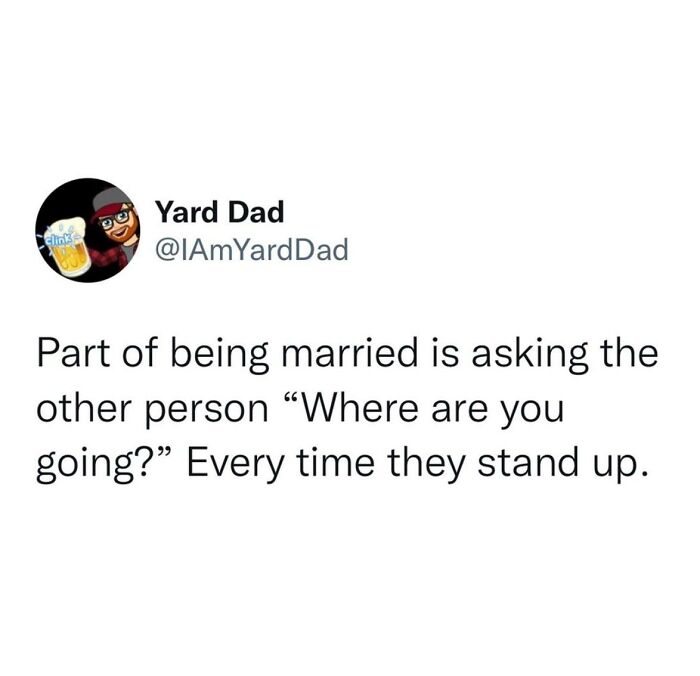 Tweet by Yard Dad humorously describing married life, a men humor meme highlighting coping through humor instead of therapy.