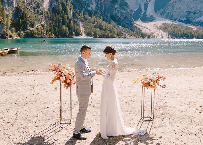 44 People Spilled Their True Feelings About Weddings, And They're Ruthless