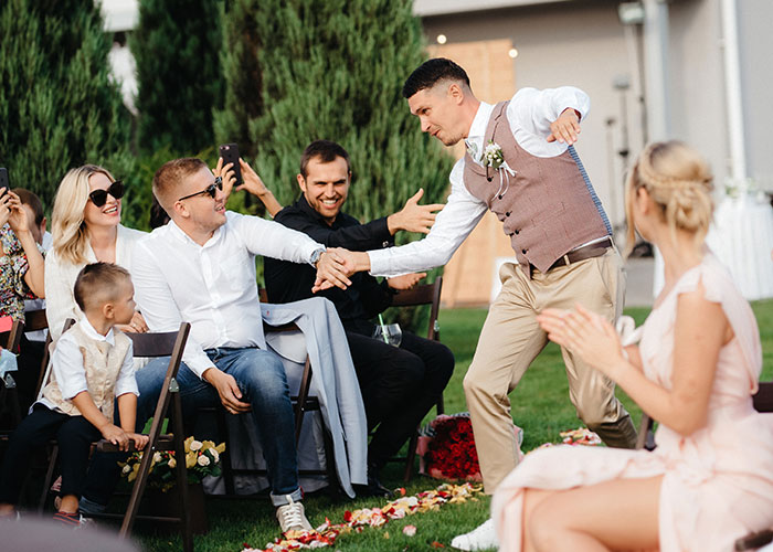 44 People Spilled Their True Feelings About Weddings, And They're Ruthless