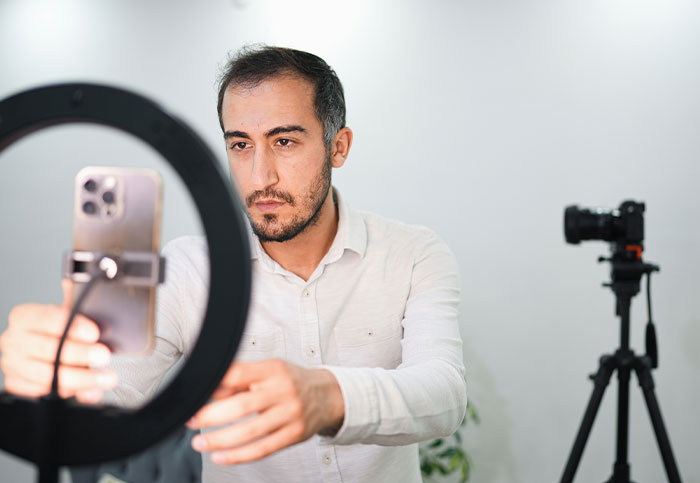 Someone Asks "What's A Profession That Deserves Every Bit Of Its Hatred?” And 43 People Don’t Hold Back