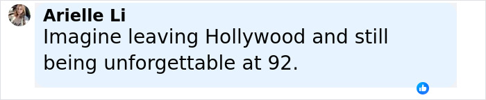 Comment by Arielle Li about Kim Novak looking unrecognizable while receiving Lifetime Achievement Award at Venice Film Festival.