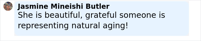 Alicia Silverstone, 48, smiling outdoors in Venice, showcasing her youthful looks and natural beauty. Alicia Silverstone, 48, smiling outdoors in Venice, showcasing her youthful looks and natural beauty.