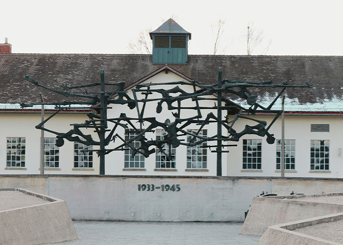 “He Wasn't Even Ashamed”: 46 Ridiculous Tourist Moments Tour Guides Can’t Forget