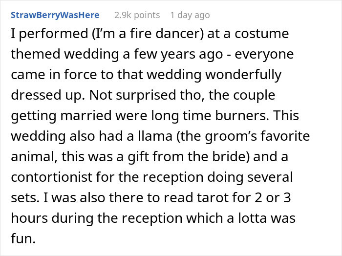Reddit post describing a fire dancer&rsquo;s experience at a Halloween wedding with unique entertainment and animal gifts.