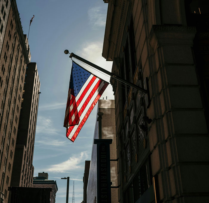 50 Of The Wildest “We Need To Leave Right Now” Stories