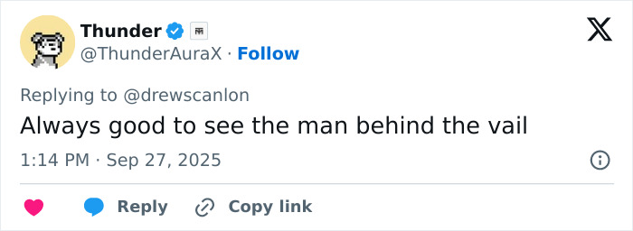 Screenshot of a Twitter reply mentioning the man behind Blinking Guy GIF, highlighting his unrecognizable look years later.