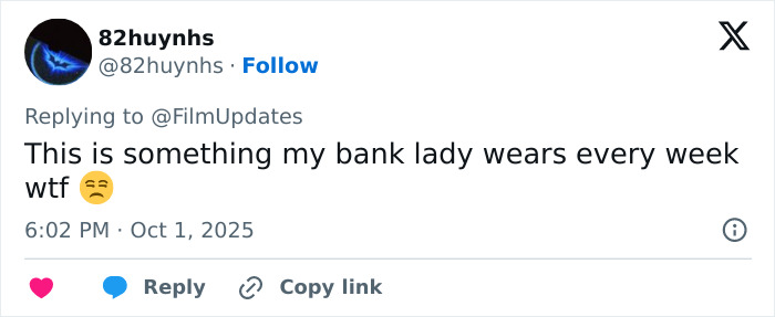 Tweet from user 82huynhs reacting to a bank lady&rsquo;s weekly outfit, expressing disbelief with an annoyed emoji.