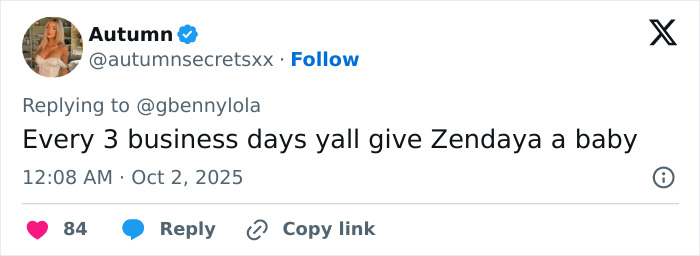 Screenshot of a tweet discussing Zendaya fans convinced she's pregnant after viral photo with Lisa.