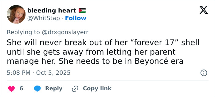 Tweet discussing Taylor Swift&rsquo;s Graham Norton appearance with fans critiquing her cringe moment online.