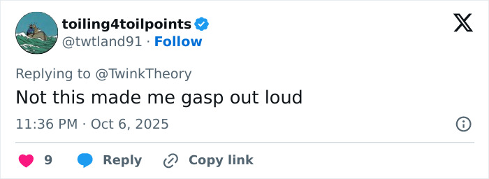 Screenshot of a tweet reacting with shock to Mandy Moore's unrecognizable new look that baffles fans online.