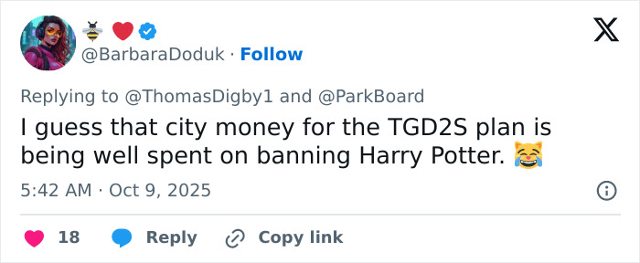 Screenshot of a tweet mocking Harry Potter event organizers over their apology to the transgender community.