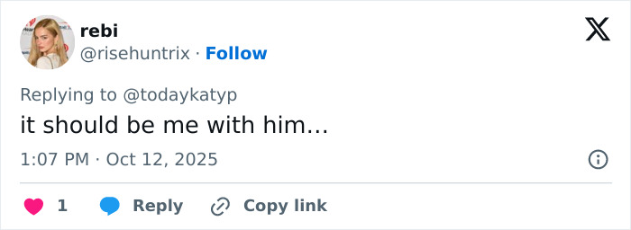 Katy Perry and shirtless Justin Trudeau relaxing together on a yacht in candid, steamy new photos.