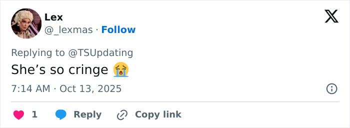 Tweet from a user named Lex reacting with a crying emoji to a post about Travis Kelce autographing Taylor Swift albums.