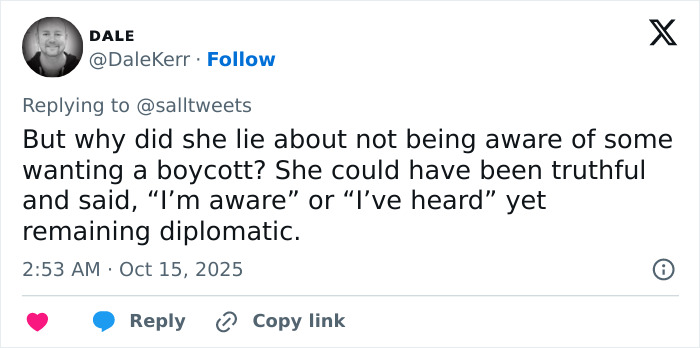 Tweet discussing Keira Knightley and reactions to trans activists' boycott of Harry Potter, questioning her awareness.