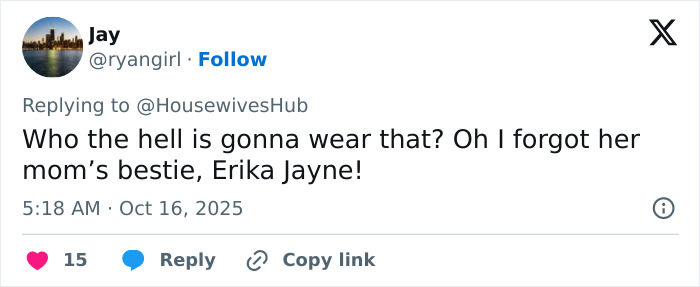 Tweet screenshot showing a user commenting on Lisa Rinna&rsquo;s daughter&rsquo;s performance at the Victoria&rsquo;s Secret Show.