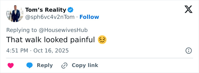 Tweet from Tom&rsquo;s Reality commenting on Victoria&rsquo;s Secret show with a critical remark about Lisa Rinna&rsquo;s daughter&rsquo;s awful walk.