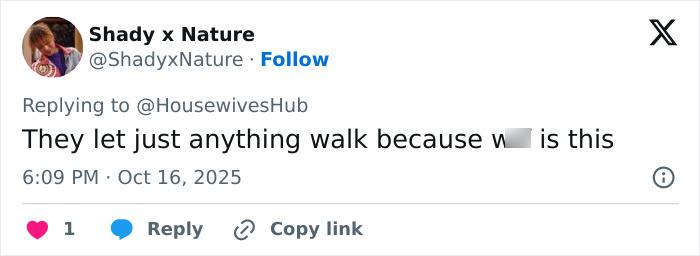 Tweet by Shady x Nature criticizing an awful walk performance at the Victoria&rsquo;s Secret show.