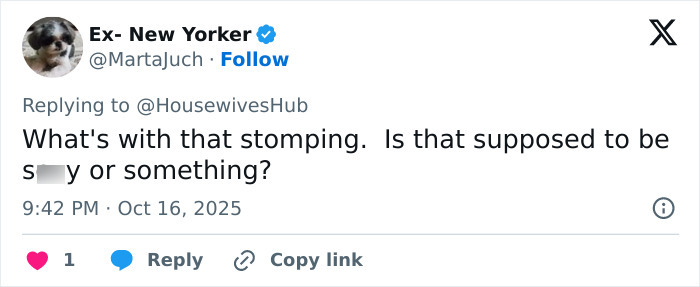 Screenshot of a tweet criticizing Lisa Rinna&rsquo;s daughter&rsquo;s performance at the Victoria&rsquo;s Secret show as awful walk.