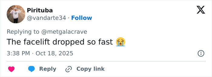 Twitter user reacting to Kris Jenners latest public appearance with comment about her facelift dropping quickly.