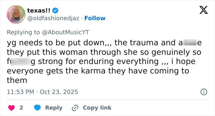 Tweet by user texas!! expressing support for K-Pop icon Park Bom, mentioning trauma and strength behind her plastic surgery.