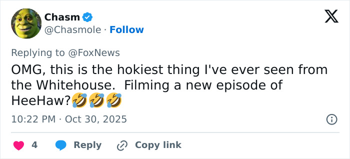 Screenshot of a social media post mocking Melania Trump&rsquo;s White House Halloween display with laughing emojis.