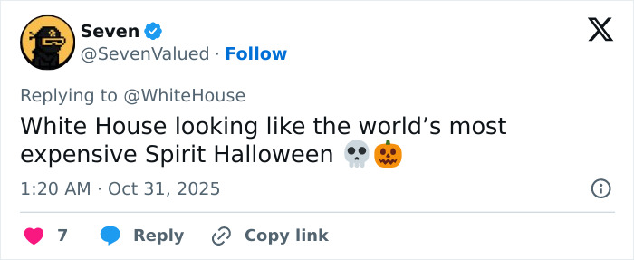 Screenshot of a tweet mocking Melania Trump's White House Halloween display as the world&rsquo;s most expensive Spirit Halloween.
