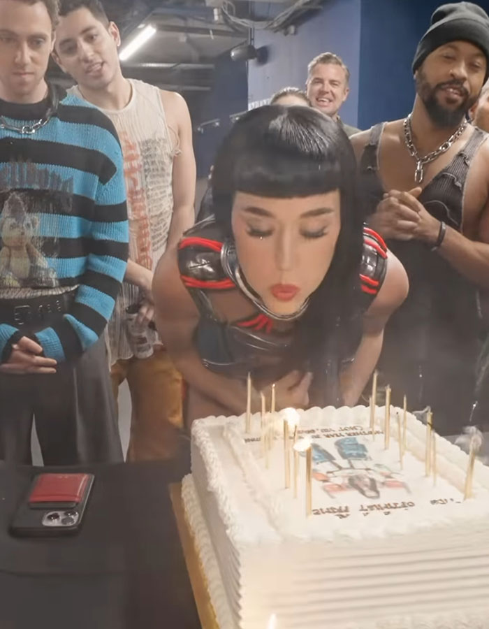 &ldquo;Having A Midlife Crisis&rdquo;: Fans Furious After Katy Perry Hurls Her Birthday Cake At Crew Members
