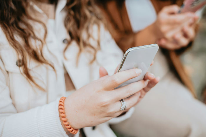 47 Stories That Reveal The Emotional Toll Of Growing Up With A Narcissistic Mom