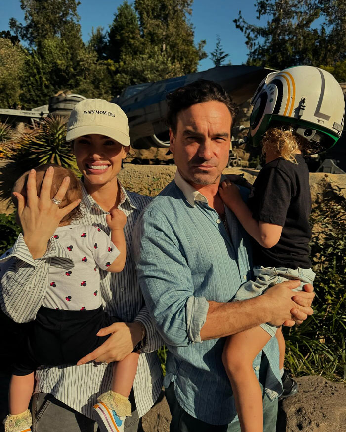 &lsquo;Big Bang Theory&rsquo; Star Johnny Galecki Shares Rare Family Pictures From Disney World, And Fans Love It