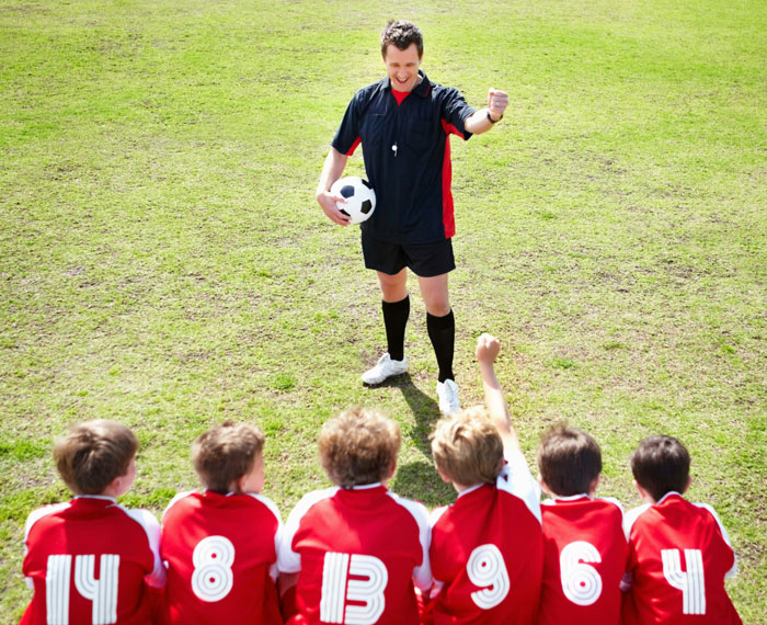 “He Went To Therapy”: 42 Daycare Workers Share The Shocking Family Secrets They Heard