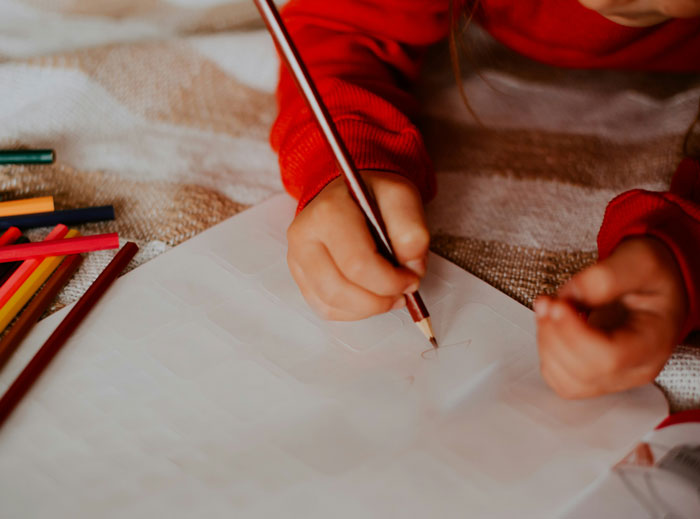 “He Went To Therapy”: 42 Daycare Workers Share The Shocking Family Secrets They Heard