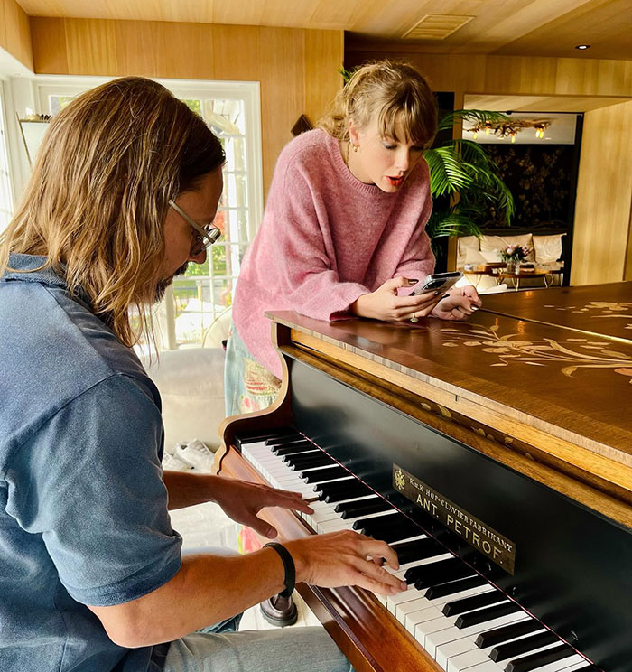 Taylor Swift's New Album Torn Apart For Allegedly Promoting Racism, Homophobia, And More Taylor Swift's New Album Torn Apart For Allegedly Promoting Racism, Homophobia, And More