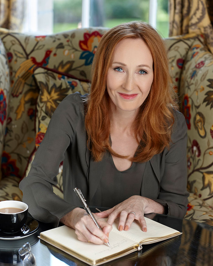 &ldquo;Embarrasing&rdquo;: People React To J.K. Rowling&rsquo;s Comments On Glamour UK&rsquo;s &lsquo;Women Of The Year&rsquo; Cover