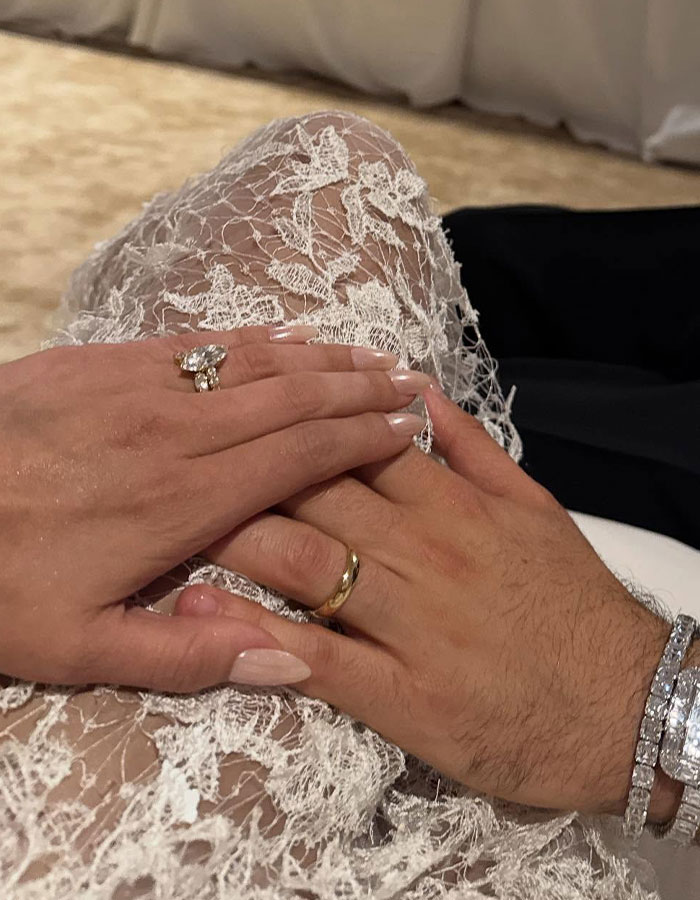 &ldquo;Poor Bieber&rdquo;: Selena Gomez&rsquo;s Wedding Photo Dump Has Everyone Talking