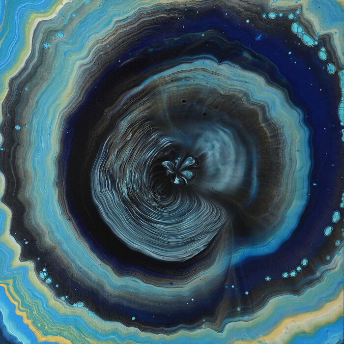 Pouring Paint Over A Spring: Here Are My Fun And Unexpected Fluid Art Experiment Pouring Paint Over A Spring: Here Are My Fun And Unexpected Fluid Art Experiment