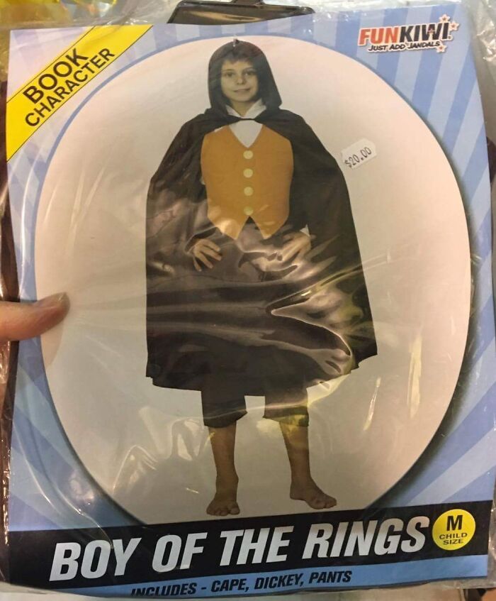 Off-brand Halloween costume packaging showing a child dressed as Boy of the Rings with cape and vest.